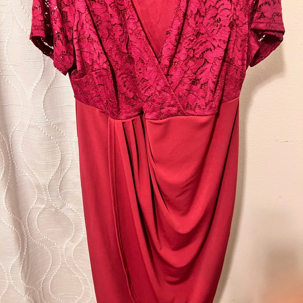 Turn heads in this stunning bloomchic number